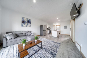 Sunny Condo with Golf Views Near Lake Erie!